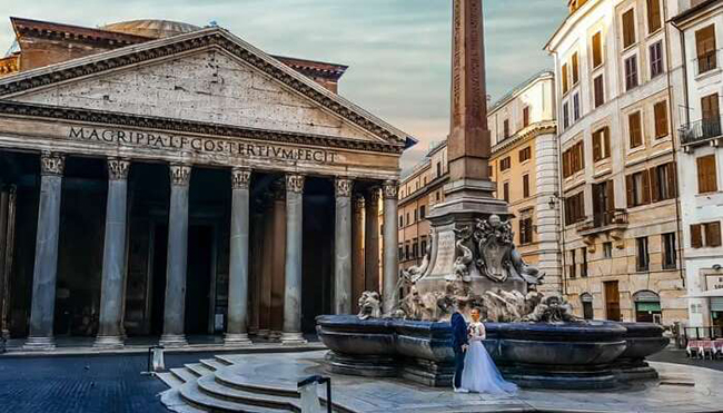 Rome, Ý: Vẻ đẹp của Rome khiến nó trở thành một trong những nơi lãng mạn nhất để cầu hôn trên thế giới. Địa điểm đẹp như siêu thực này mang đến một bối cảnh đặc biệt cho du khách tham quan. 
