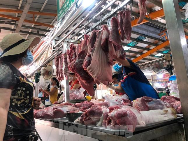 Thịt heo cũng giảm nhiệt từ chợ lẻ đến siêu thị