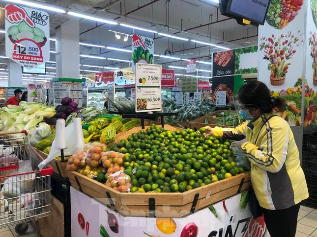 Nhiều mặt hàng thực phẩm ở siêu thị có giá cực rẻ