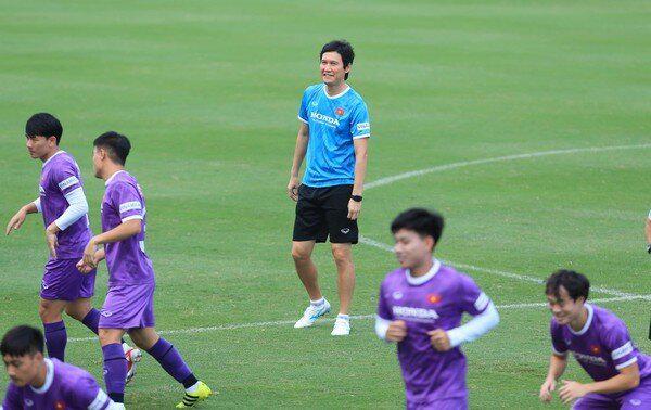 Báo Trung Quốc cảnh báo đội nhà về sự nguy hiểm của HLV Park Choong Kyun