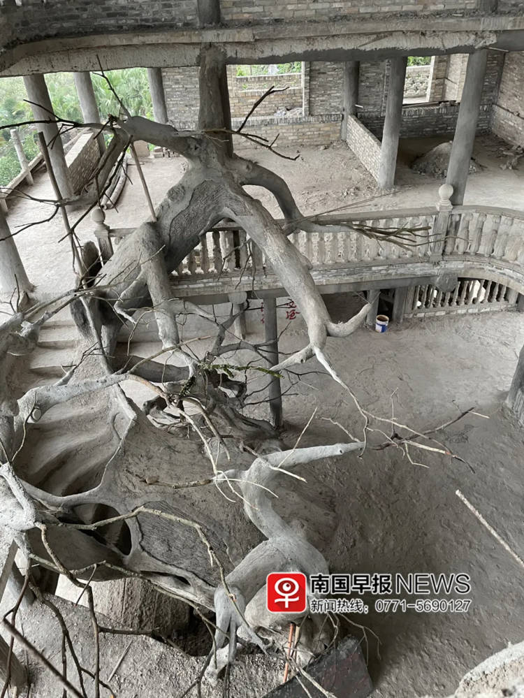 Người nông dân chi hơn 50 tỷ xây ngôi nhà “kì dị" - 2