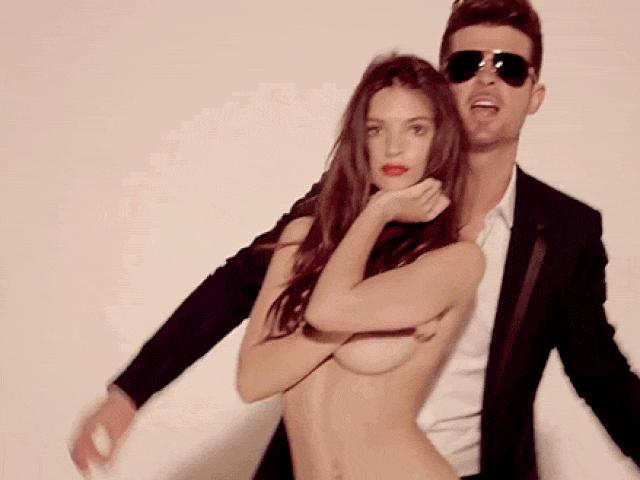 Sao Hollywood và các nước khác - Siêu mẫu ra tự truyện tiết lộ chuyện gây chấn động