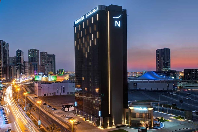 Trong khi đó tuyển Trung Quốc ở khách sạn Novotel 4 sao.

