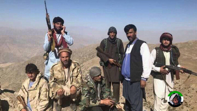 Hiện phe kháng chiến đang nắm trong
tay địa bàn huyện Paryan, Dara, Khenj và Rokha thuộc tỉnh
Panjshir.