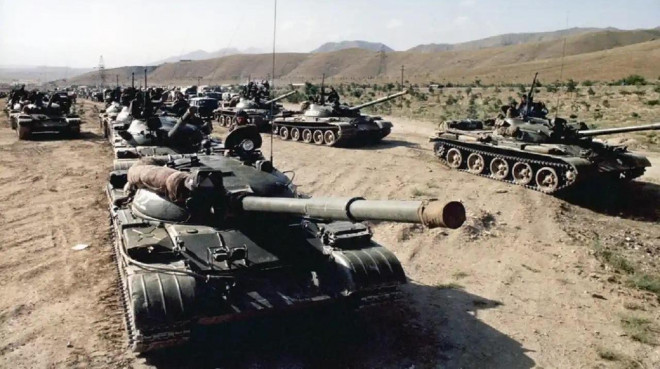 Chính điều này đã khiến Taliban tức
giận và điều hàng chục ngàn quân với nhiều xe tăng và xe bọc thép
tới biên giới Tajikistan.