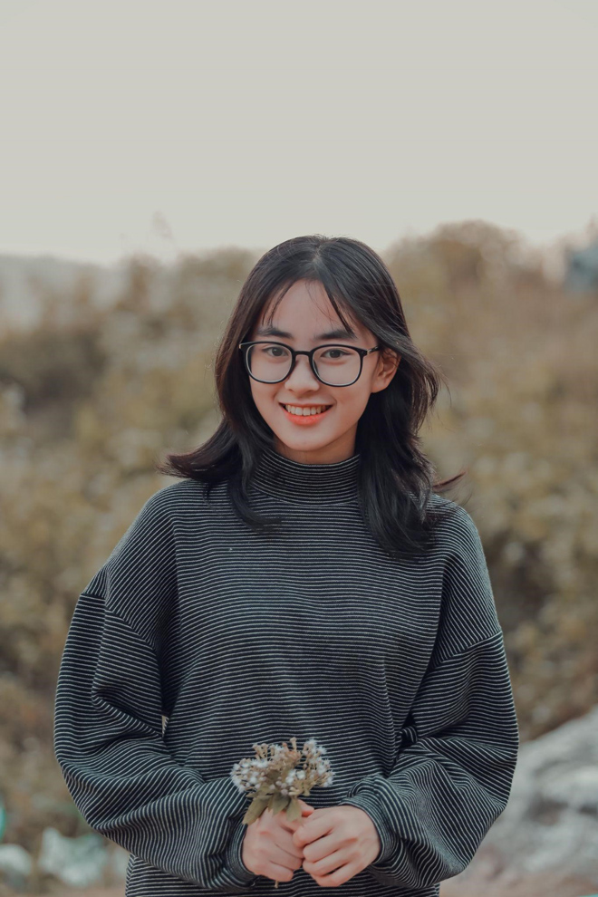 Cô nàng sở hữu vẻ ngoài xinh xắn, đáng yêu “đốn tim” người xem