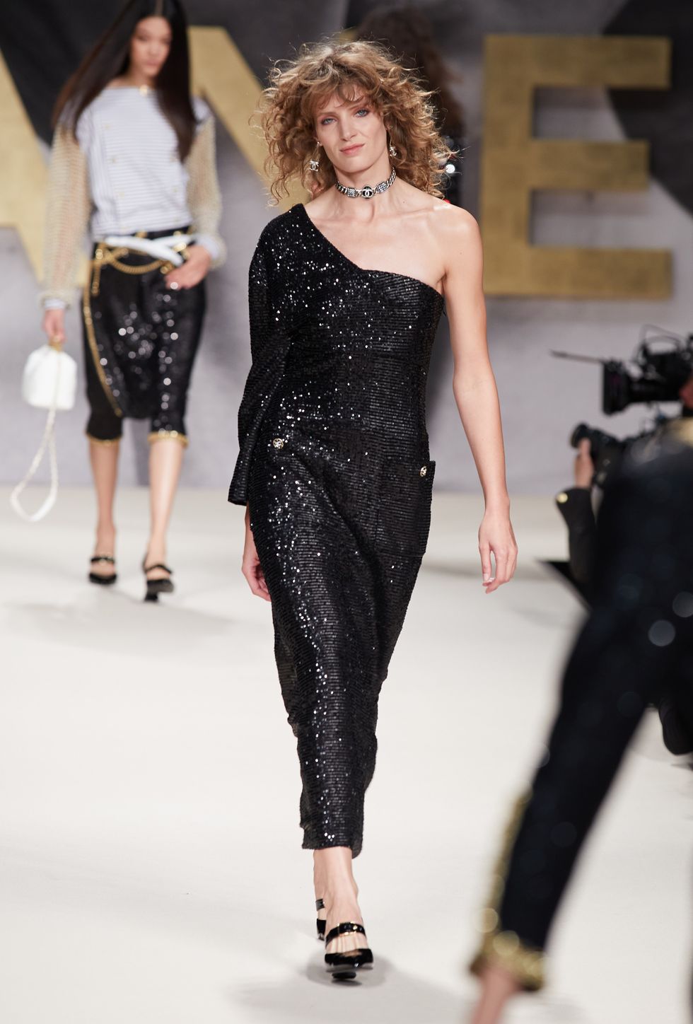 Chanel mang tới bộ sưu tập Xuân Hè 2022 đẹp mê hồn - 10