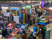 Thị trường - Tiêu dùng - Cảnh kinh doanh kỳ lạ tại các chợ đầu mối lớn nhất Hà Nội