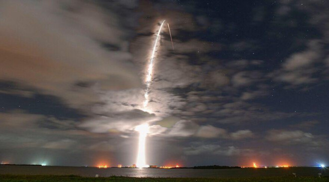 Nga nghi ngờ chùm vệ tinh Starlink của SpaceX có thể phục vụ cho hoạt động quân sự - 1