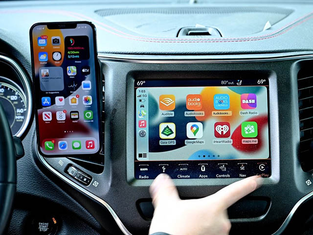 Thời trang Hi-tech - iPhone sắp được dùng để kiểm soát tốc độ và nhiên liệu trên ô tô