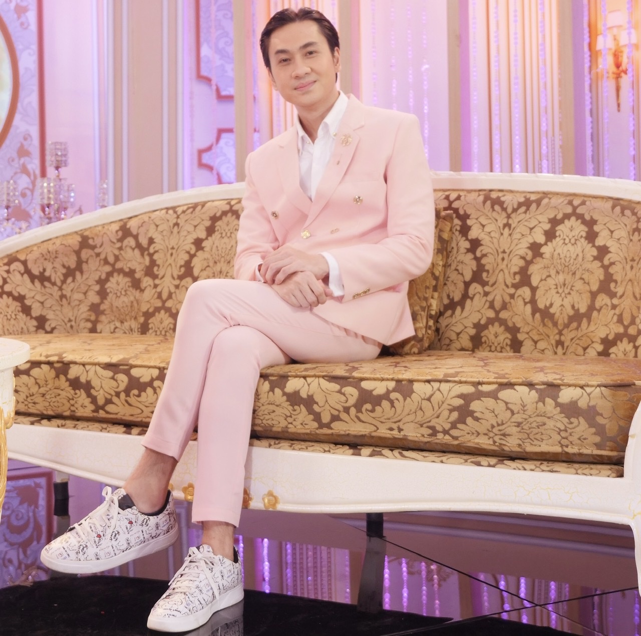 Sao nam Bắc Ninh khiến showbiz chấn động với scandal “khoe nhà 100 tỷ“ giờ ra sao? - 1