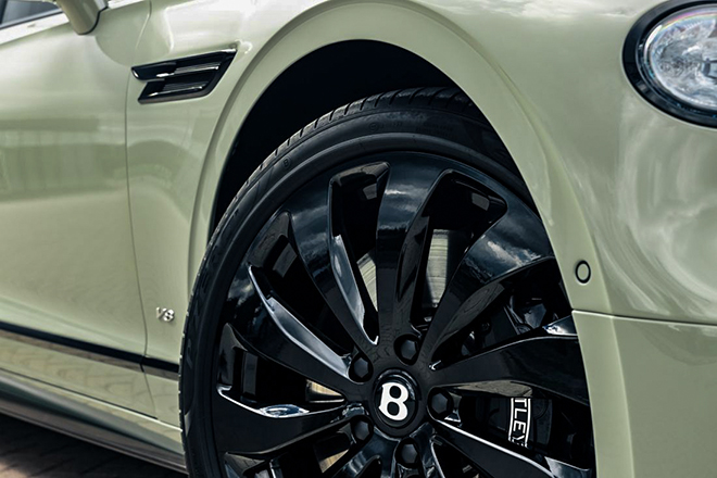Ngắm màu sơn 100 năm tuổi có mặt trên xe Bentley thế hệ mới - 4