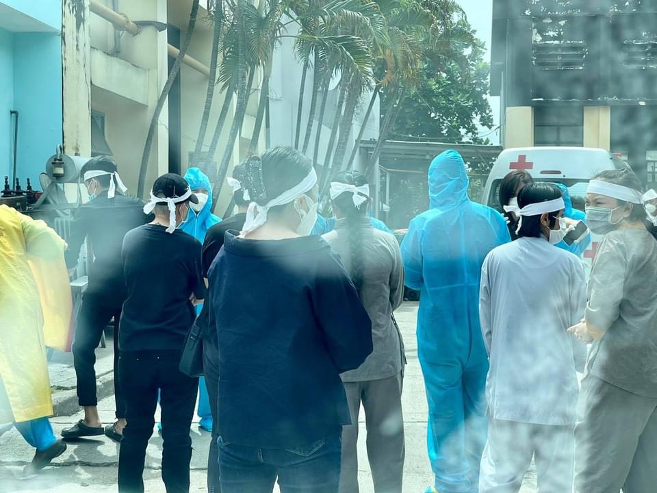 Loạt ảnh mới được tiết lộ về lễ hỏa táng cố ca sĩ Phi Nhung gây xúc động mạnh - 3