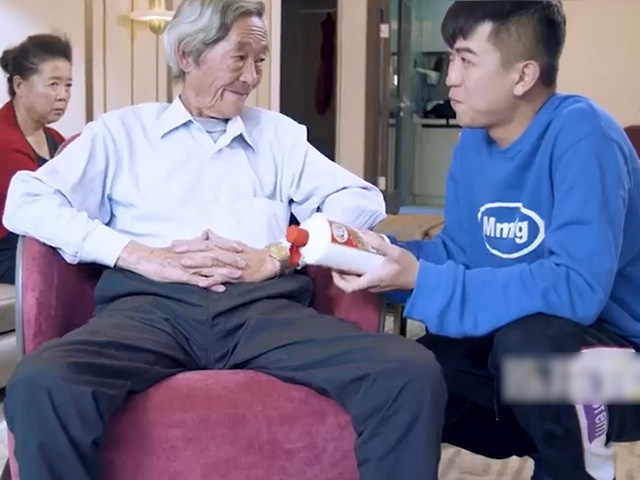 Cười 24H - "Chuốc rượu" bố người yêu ngày ra mắt, chàng trai cưới được vợ