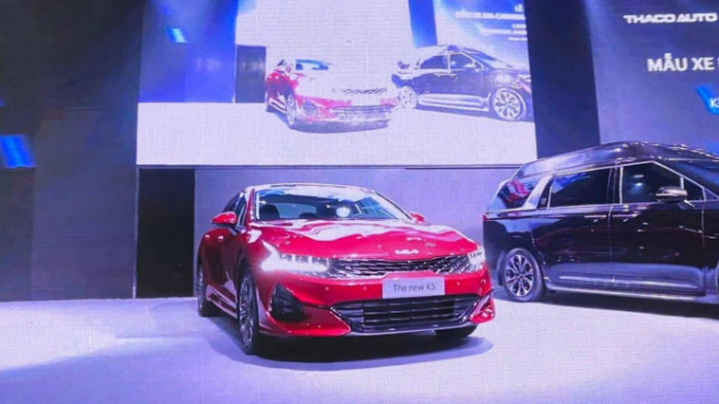 Kia K5 2022 được bán ra tại Việt Nam với 3 phiên bản có giá từ 869 triệu đồng