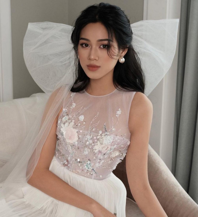 Hoa hậu Đỗ Thị Hà khoe ảnh xinh như công chúa, chia sẻ câu nói khiến các cô gái tâm đắc - 3