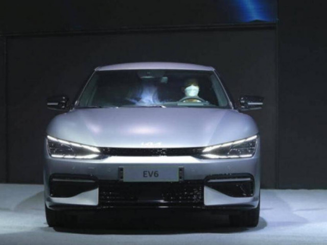 Tin tức ô tô - Cận cảnh xe điện Kia EV6 lần đầu tiên xuất hiện tại Việt Nam