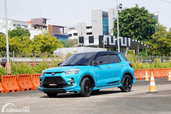 Toyota Raize 2021 đầy khí chất “nam tính” đặc trưng của dòng xe SUV. Nguồn: Cintamobil