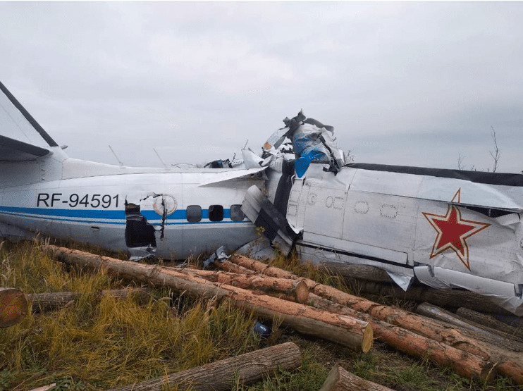 Hiện trường vụ tai nạn máy bay tại thị trấn Menzelinsk thuộc Cộng hoà Tatarstan. (Ảnh: Cơ quan cứu hộ cung cấp)
