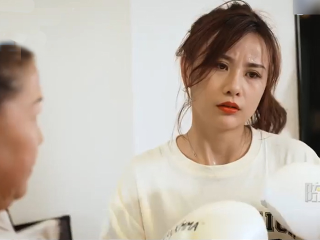 Cười 24H - Cô gái xinh đẹp "ế" đến 30 tuổi mới phát hiện ra "thế nào là tình yêu"