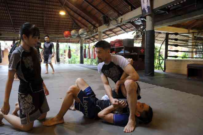 Chân dài 1m1 nóng bỏng hóa ra là vận động viên đá cầu, tình cũ Ngô Thanh Vân còn "lợi hại" hơn - 12