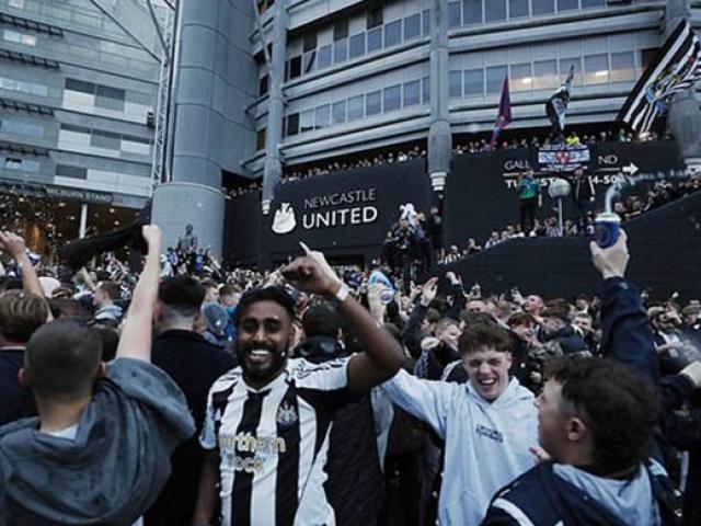 Kinh doanh - Đội bóng ở ngoại hạng Anh bỗng "giàu khủng" sau "một đêm", đại gia đằng sau là ai?