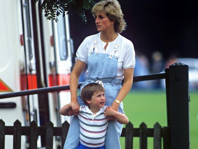 Thời trang - Trang phục yêu thích của công nương Diana đã quay trở lại