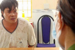 Pháp luật - Người đàn ông điên cuồng truy đuổi, đâm thương vong 3 hàng xóm