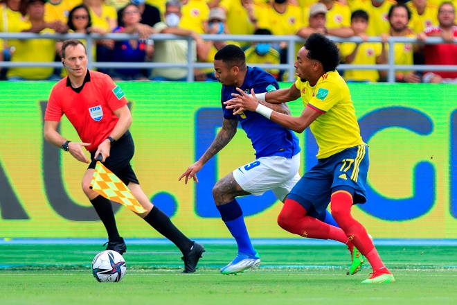 Brazil bế tắc trước Colombia