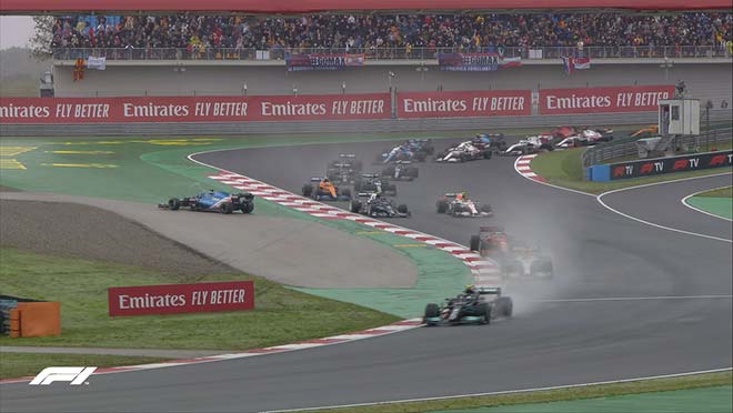 Sự hỗn loạn tại cua 1 Istanbul Park