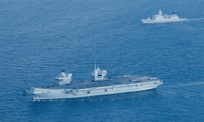 "Chúng tôi đề cao tầm quan trọng của
Ấn Độ Dương - Thái Bình Dương và nước Anh muốn xoay trục về đây,
tăng cường vai trò, duy trì hiện diện lâu dài trong khu vực. Triển
khai nhóm tác chiến Queen Elizabeth tới khu vực trong chuyến làm
nhiệm vụ đầu tiên chính là cách tốt nhất để thể hiện điều đó",
chuẩn tướng Steve Moorhouse, chỉ huy nhóm tác chiến tàu sân bay HMS
Queen Elizabeth cho biết.