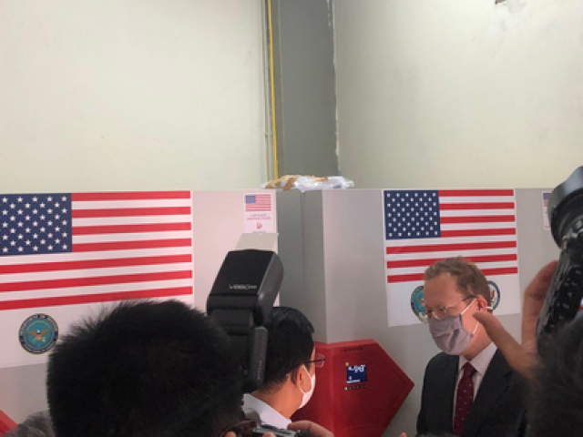 Thế giới - Mỹ bàn giao 77 tủ lạnh âm sâu cho Việt Nam, sắp viện trợ thêm 400.000 liều vắc xin