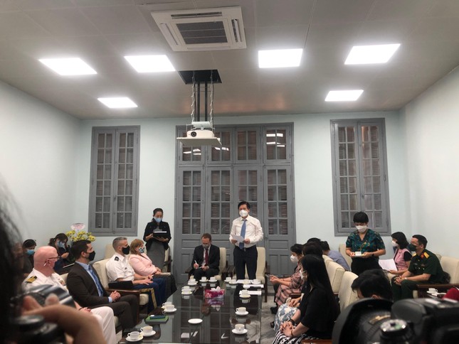 Buổi lễ bàn giao tại Viện Vệ sinh Dịch tễ trung ương. (Ảnh: Thu Loan)