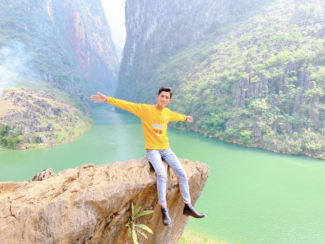 Dương Kế Đoan luôn truyền năng lượng tích cực đến mọi người thông qua những bức ảnh