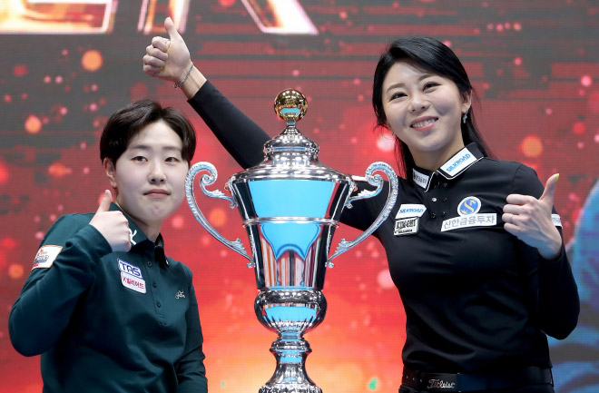 KIm Se Yeon (trái) đánh bại KIm Ga Young để giành chức vô địch LPBA World&nbsp;Championship trị giá 100 triệu won (gần 2 tỷ đồng)&nbsp;