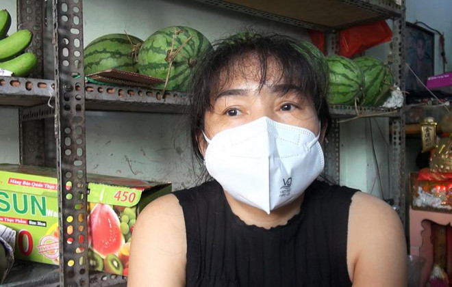 Bà H. cho biết nguyên nhân là mâu thuẫn trong việc cạnh tranh chỗ bán hàng. Ảnh: NT