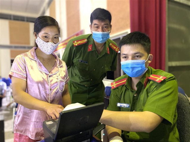 Tin tức trong ngày - Công an đã trả gần 45 triệu thẻ CCCD gắn chip cho người dân