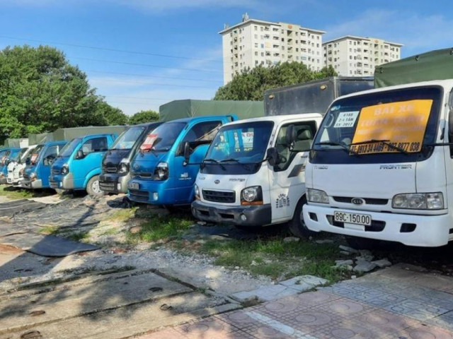 Ô tô - Chợ ô tô tải lớn nhất miền Bắc đìu hiu vì khách không thể vào Hà Nội