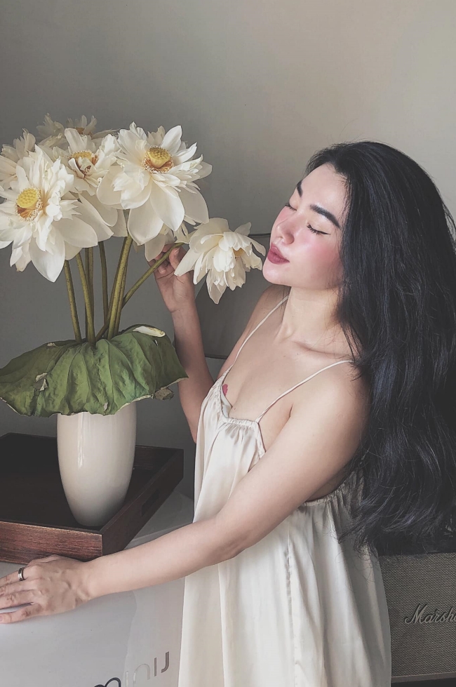 Ngoài ra, cô còn chú ý đến việc chăm sóc sức khỏe tinh thần nhất là với các mẹ thường bận bịu con cái mà quên bản thân mình.

