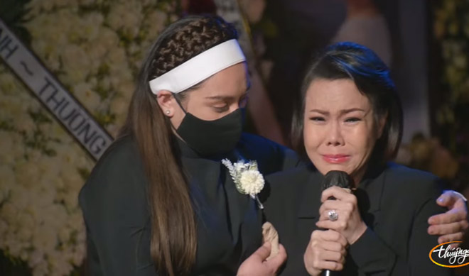 Tang lễ Phi Nhung tại Mỹ: Việt Hương khóc nức nở, Mạnh Quỳnh nghẹn ngào tự nhận mình vô dụng - 5