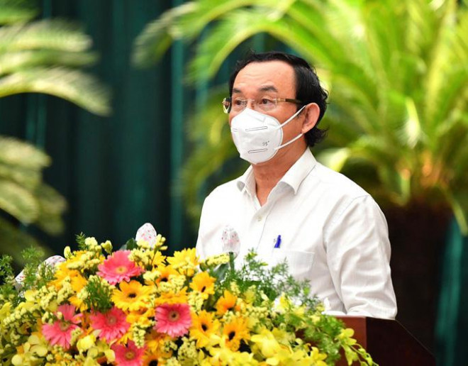 Ủy viên Bộ Chính trị, Bí thư Thành ủy TP HCM Nguyễn Văn Nên phát biểu tại hội nghị