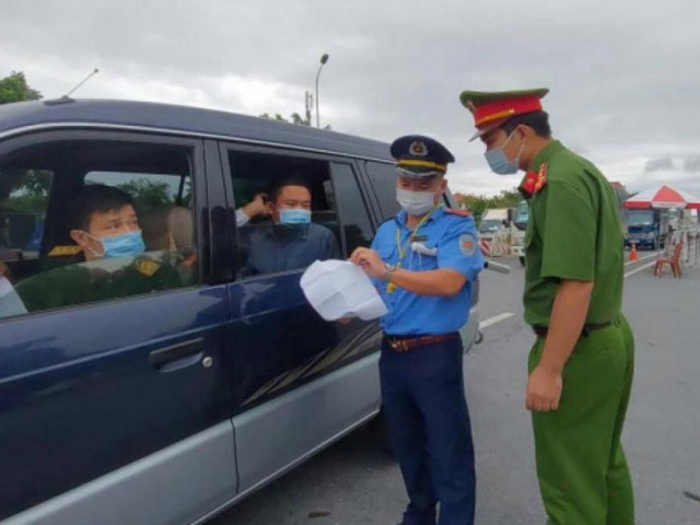 Tin tức trong ngày - Nhiều tỉnh "vùng xanh" vẫn bắt test Covid-19 dù Bộ Y tế đã yêu cầu bỏ