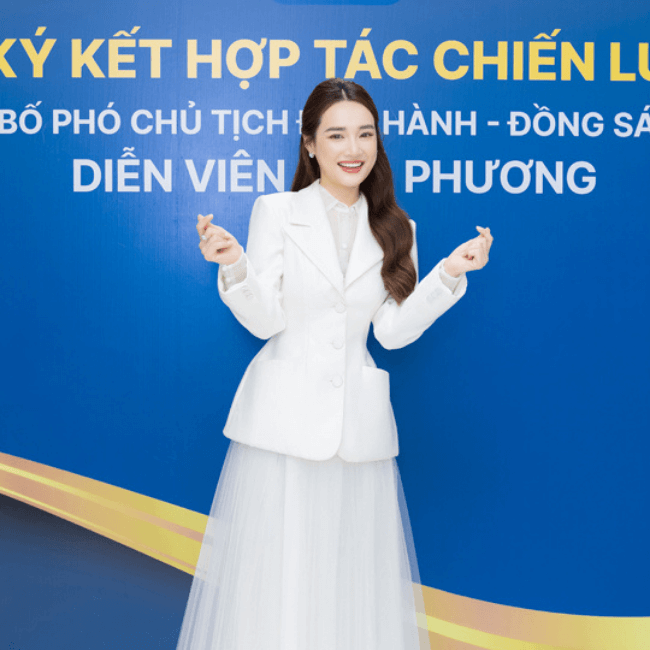 Cuối tháng 12/2020, Nữ diễn viên Nhã Phương từng gây chú ý khi chia sẻ đoạn story trên trang cá nhân, hé lộ việc là Phó Chủ tịch của một công ty. Đồng thời, nữ diễn viên cũng tiết lộ rằng, công ty đang đạt doanh thu tầm 500 triệu - 1,5 tỷ đồng/tháng.&nbsp;
