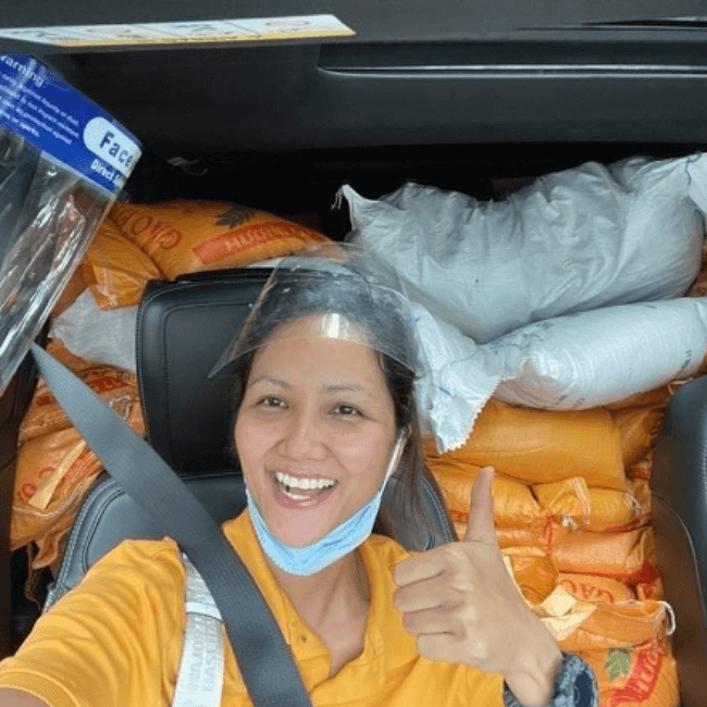 Với những thành tích và thành công của mình, H’Hen Niê đã mang vinh quang về cho quê hương Đắk Lắk nói riêng và Việt Nam nói chung. Từ đó đến nay, nàng hậu luôn ghi điểm trong mắt công chúng bởi hình ảnh giản dị, mộc mạc và tích cực tham gia các công tác từ thiện vì cộng đồng.
