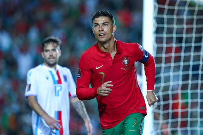 Ronaldo gia tăng tổng số bàn thắng ghi được trong sự nghiệp lên 794 bàn sau loạt trận ở ĐT Bồ Đào Nha