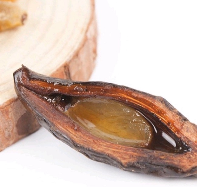 Mỗi túi kẹo với 5 quả cau ở Trung Quốc có giá lên đến hàng trăm nghìn đồng.