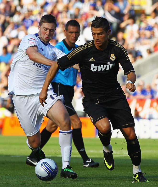 Thời còn khoác áo Real Madrid, Ronaldo cũng từng "tịt ngòi" khi đối đầu "Bầy cáo"