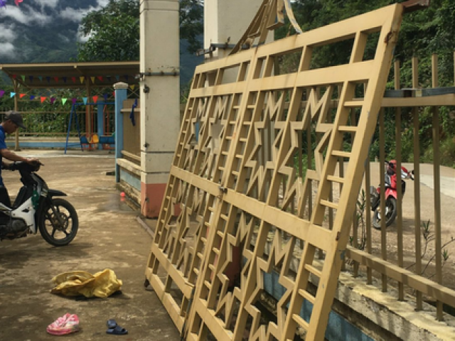 Tin tức trong ngày - Cổng trường đè chết trẻ mầm non: Thợ cơ khí thay đổi thiết kế cổng sắt