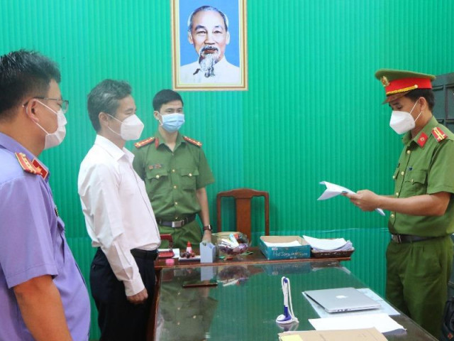 Pháp luật - Giám đốc, nguyên Giám đốc Trung tâm Giáo dục thường xuyên Bình Phước bị bắt