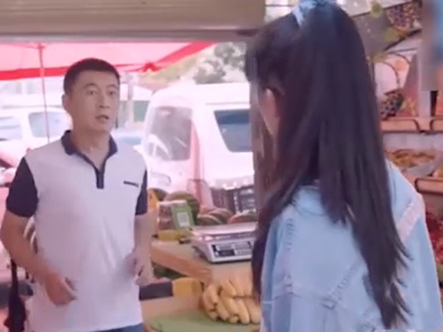 Cười 24H - Chàng trai chia tay xong đến cửa hàng người yêu "đòi quà" và cái kết